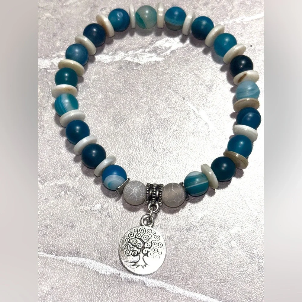 REESELYN CREATIONS Handcrafted Blue & White Agate & Mother-of-Pearl Bracelet